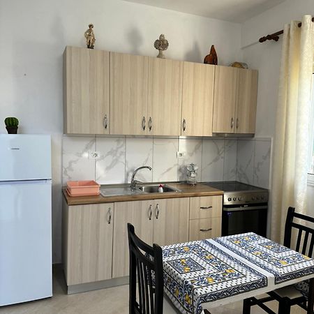 Holiday Apartments Dıraç Dış mekan fotoğraf