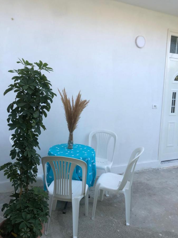 Holiday Apartments Dıraç Dış mekan fotoğraf